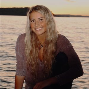 Meet your Posher, Hannah